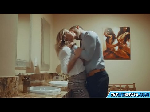 ❤️ Ina whakawaia koe e te kakaho tetona i roto i te wharepaku whanui ️ Pono pakeke i porn mi.porno-filmy.ru